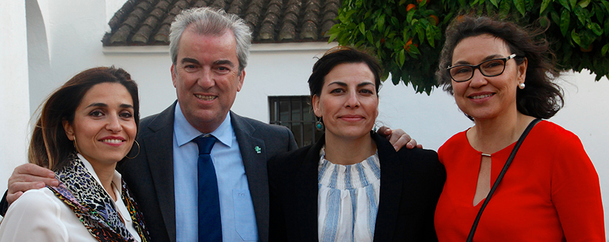 Beatriz Martín Morgado, subdirectora de Salud Mental del SES; Vicente Alonso; Concha Gutiérrez, directora de Atención Especializada, y Concha Carmona, de´Área de Salud de Badajoz.