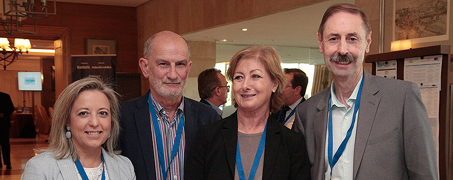 Elena Bollo de Miguel; Miguel Barrueco Ferrero; Inmaculada Alfageme, presidenta de la Comisión Nacional de la Especialidad de Neumología; y Félix del Campo.