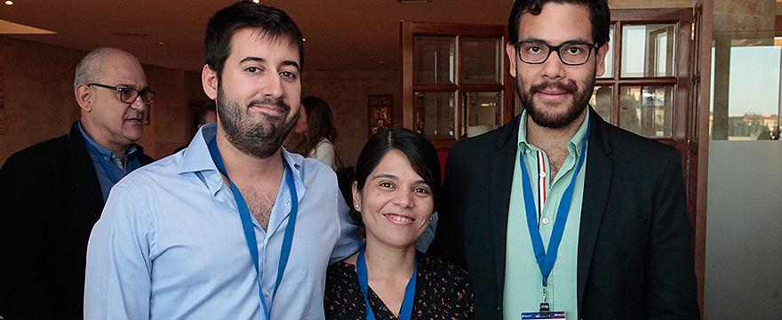 Javier Collada Carrasco, residente de Neumología del Hospital 12 de Octubre; Rocío Díaz Campos, adjunto de Neumología del Hospital 12 de Octubre; y Walther Iván Girón Hatute, adjunto de Investigación del Gregorio Marañón.