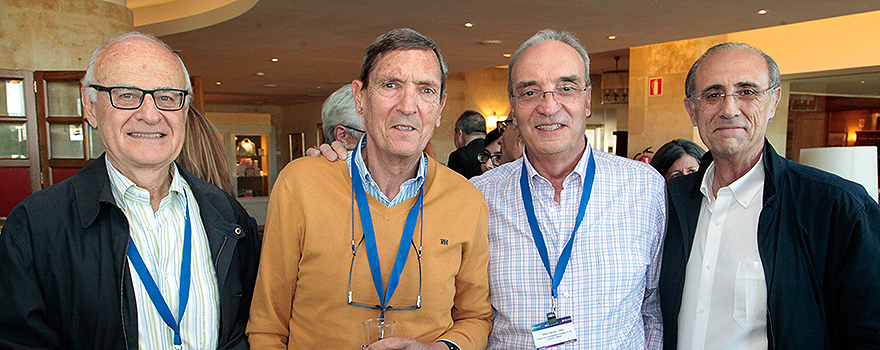 Joaquín Sanchís Aldás, catedrático de Medicina de la Universidad Autónoma de Barcelona; Carlos Villasante, Carlos Melero y Miguel Perpiñá Tordera, jefe del Servicio de Neumología del Hospital La Fe.