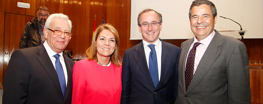 Sánchez Martos; Camarero; Alonso y Jacobo Olalla, director general de Cerveceros España.