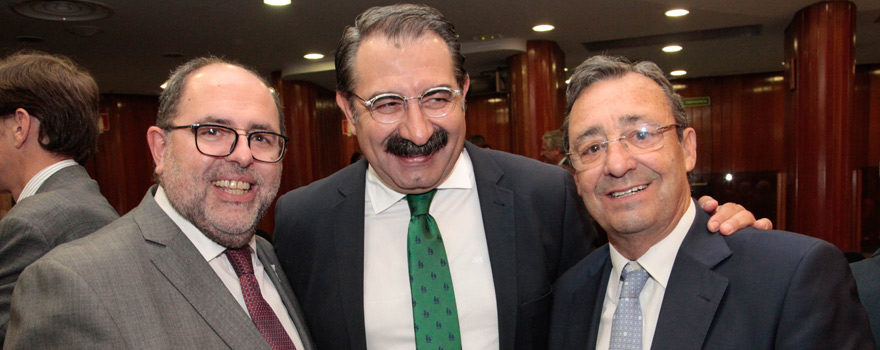 Carlos Moreno, director general de Ordenación Profesional, Jesús Fernández y Mario Mingo. 