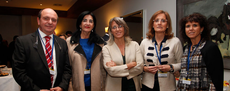 Jon Guajardo, gerente de la OSI Barrualde-Galdakao; Raquel Rodríguez, de ANDE; Soledad Gallardo, gerente del Hpospital Comarcal de Inca; María Jesús González, subdirectora de Enfermería del Hospital Río Hortega; y Blanca Fernández-Lasquetty, también de ANDE.