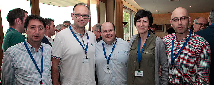 Andrés Zarzuelo,ingeniero del Hospital Clínico de Valladolid; Rodrigo Marino, ingeniero del Hospital de Salamanca; Javier García, ingeniero del Hospital Clínico de Valladolid; Blanca Niño, arquitecta técnica del Hospital Clínico de Valladolid; y Eduardo García, ingeniero del Hospital Clínico de Valladolid. 