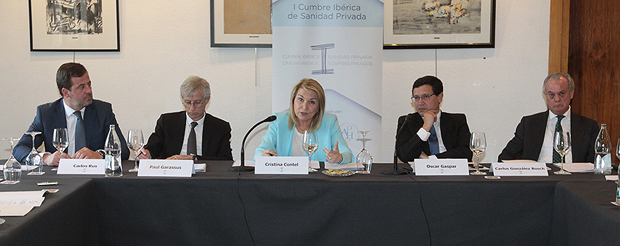 Carlos Rus, secretario general de ASPE; Paul Garassus, presidente de UEHP; Cristina Contel, presidenta de ASPE;  Óscar Gaspar, presidente de APHP; Carlos González Bosch, presidente de la Comisión de Sanidad de la CEOE.