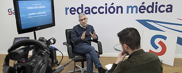 Gaspar Llamazares en un momento de la entrevista.