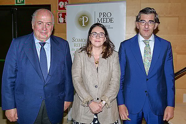 Ricardo De Lorenzo, presidente del bufete De Lorenzo Abogados; Ofelia De Lorenzo y Juan Abarca Cidón.