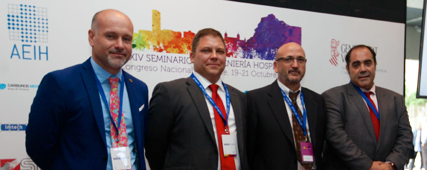 Luis Mosquera, presidente de la Asociación Española de Ingeniería Hospitalaria (AEIH); Antonio de Pedro, presidente del Comité Orgaizador del XXXIV Congreso Nacional de Ingeniería Hospitalaria; Daniel Cózar, presidente del Comité Científico; y Javier Guijarro, secretario general de la AEIH.