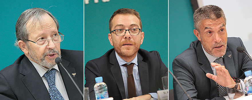 Luis Picazo, vocal de la Junta de Gobierno del Colegio Oficial de Psicólogos de Madrid; Ángel Jurado Segovia, Gerente del Instituto Regional de Seguridad y Salud en el Trabajo; Luis Barbero,Coordinador de la Sección de Psicología del Trabajo, Organizaciones y RRHH del Colegio Oficial de Psicólogos de Madrid.