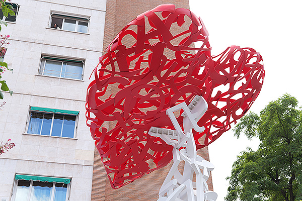 El monumento 'El árbol de la vida'