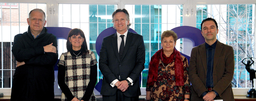 Óscar Larrosa, Marta Díaz, Diego García-Borreguero, Esperanza López e Ismael Sánchez. 