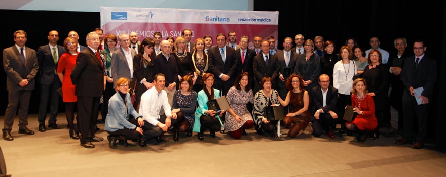Foto de familia de los galardonados en los VIII Premios a la Sanidad de Castilla y León.