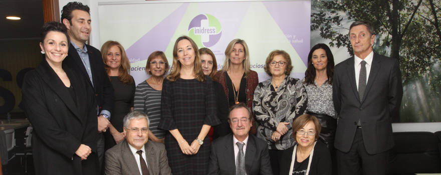 Los representantes de las sociedades médicas junto a Fernando Carballo, Virginia Donado-Mazarrón y Carlos Macaya.  