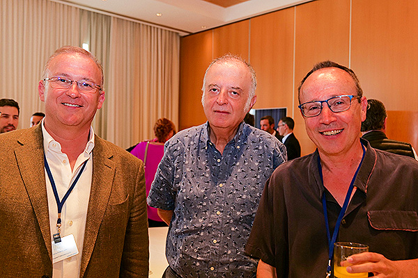 Javier García Pellicer, jefe de Sección de Farmacia del Hospital La Fe; José Ramón del Prado, jefe de Servicio de Farmacia del Hospital Reina Sofía de Córdoba; y David García Marco.