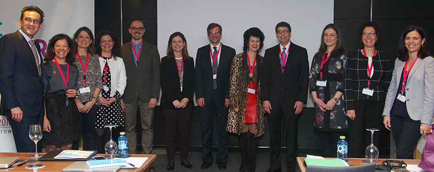 Foto de familia de los ponentes de la jornada post-Midyear ASHP. En el centro, Miguel Ángel Calleja, presidente de la SEFH.