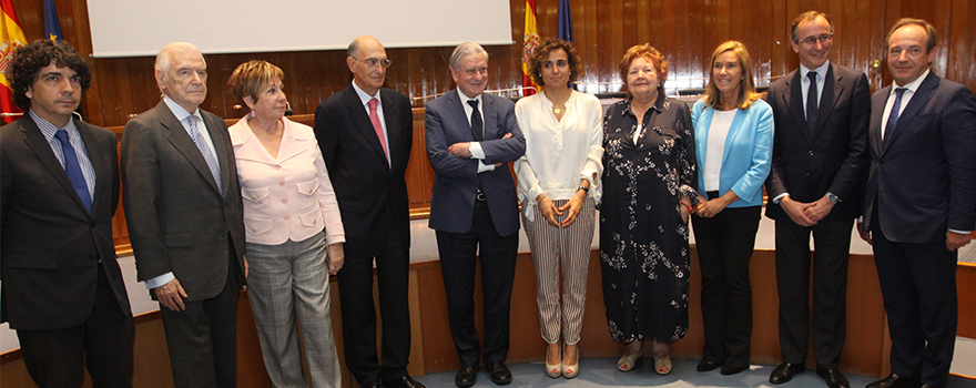 Foto de familia del nombramiento de Valentín Fuster como nuevo presidente del Consejo Asesor de Sanidad. 