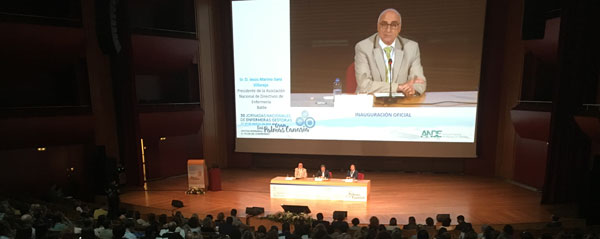 Imagen de la sala durante la ponencia inaugural.