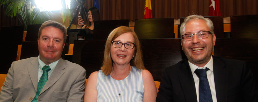 Javier García Isasi, director del IHMPB; Rosana Campos, responsable de Formación Continuada de HM Hospitales; y Juan Carpio, coordinador de Docencia del grupo. 