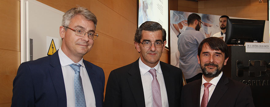 Santiago Ruiz Aguilar, director médico de HM Puerta del Sur; Juan Abarca Cidón, presidente de HM Hospitales; y Cristóbal Belda, director de I+D+i de HM Hospitales. 