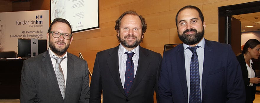 Rodrigo Martínez, director de Comunicación de HM Hospitales; Íñigo Lapetra, director de Comunicación del Consejo General de Enfermería (CGE); y Marcos García Rodríguez, responsable del Departamento de Comunicación de HM Hospitales. 