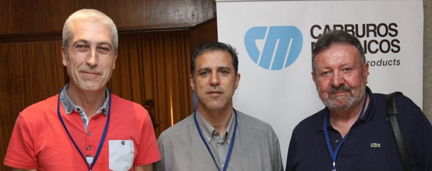 Javier Fernández de Aránguiz Caño, jefe de Unidad de Mantenimiento del Hospital Santiago Apóstol; José Cesáreo Martín, jefe de Mantenimiento del Hospital de Salamanca; y Antonio Villarreal, responsable de Electromedicina de la USI-Álava. 