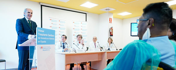 Un momento de la intervención del consejero durante el acto. 