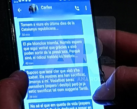 Imagen difundida por Telecinco con los mensajes entre Comín y Puigdemont.