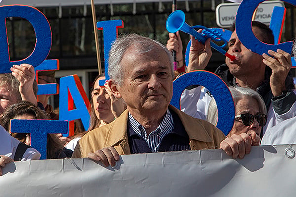 Tomás Merina en una manifestación en contra del Estatuto Marco. (Imagen de 'Icomem para Todos')
