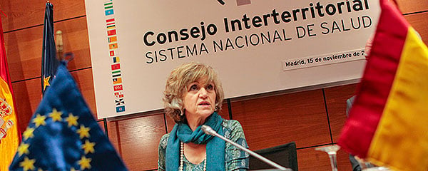 La ministra Carcedo, instantes antes el comienzo del Consejo Interterritorial de Sistema Nacional de Salud.