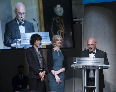 Mojica en el acto de entrega del Premio Fronteras del Conocimiento. 
