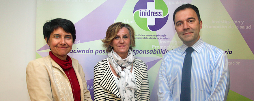 De izquierda a derecha, Teresa Arozarena, de Soandex, Piedad Navarro, directora de Relaciones Internacionales de Air Liquide e Ismael Sánchez, director ejecutivo de Inidress. 