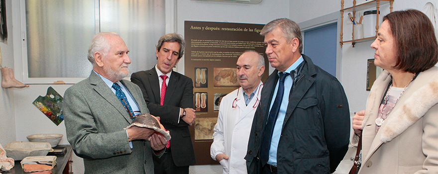Luis Conde-Salazar, Miguel Ángel Sánchez Chillón, José Ramón Sañudo (catedrático de Anatomía de la UCM) y José Luis López Estebaranz.