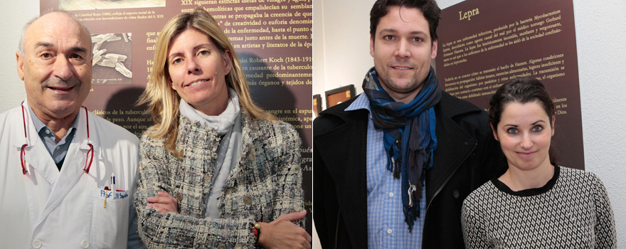 A la izquierda, José Ramón Sañudo y Sonia Fuentes, gerente de la AEDV. A la derecha, David Aranda y Amaya Maruri, restauradores del Museo Olavide.