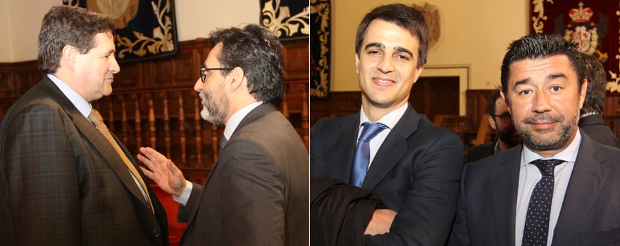 Joaquín Estévez charla con Julio Mayol. A continuación, Eduardo Santos y Enrique Fernández, manager de Governmental Affairs en Celgene. 
