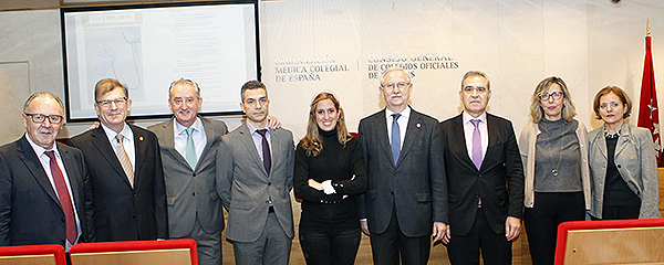 Foto de familia de Presidencia y Vocalías de la Organización Médica Colegial.