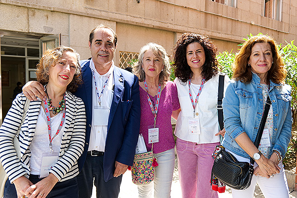 Javier Guijarro posa junto a su equipo del Servicio Madrileño de salud.