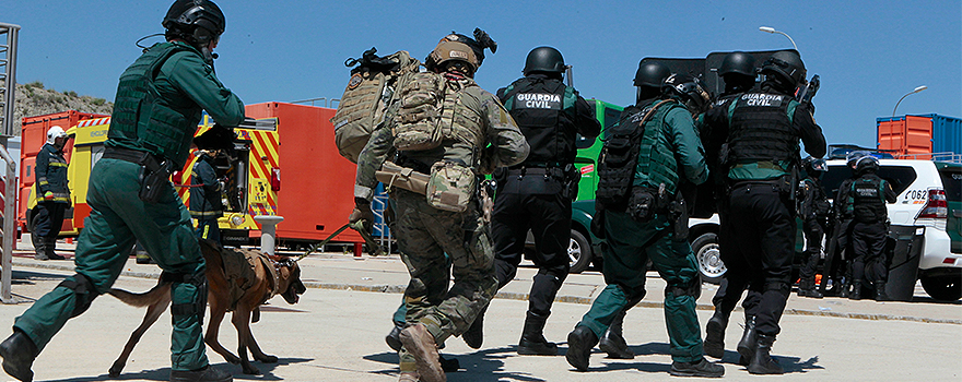 Unidades del GRS y del GAR de la Guardia Civil durante el simulacro.