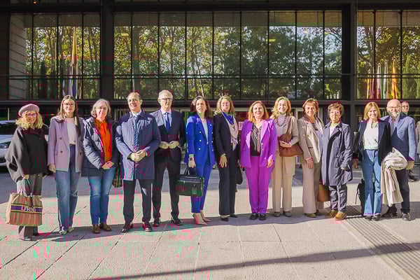 Foto de Familia de los consejeros antes de entrar en el Consejo Interterritorial de Sanidad.