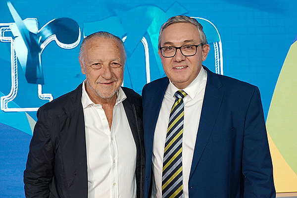 José María Pino posa junto a Sergio Campos.