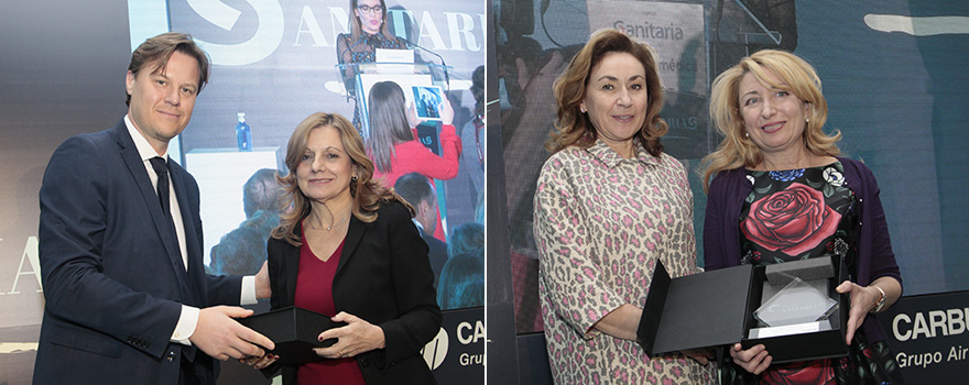 Giuseppe Chiericatti, Director General de Chiesi, entrega el premio en la categoría de ‘Administración’ a Marina Álvarez Benito, consejera de Salud de la Junta de Andalucía. A la derecha, María Martín Diez de Baldeón, consejera de Salud del Gobierno de La Rioja, entrega el galardón en la categoría de ‘Colegio Profesional’ a Mercedes Hurtado Sarrió, presidenta del Colegio de Médicos de Valencia.