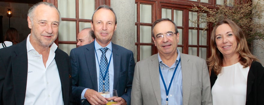 José María Pino, presidente de Sanitaria 2000; Isauro Sanjurjo, delegado de Oximesa en Zona Centro; Germán Peces-Barba, jefe asociado de Neumología de la Fundación Jiménez Díaz; y Virginia Donado-Mazarrón, presidenta del Instituto de Innovación y Desarrollo de la Responsabilidad Social Sociosanitaria (Inidress).