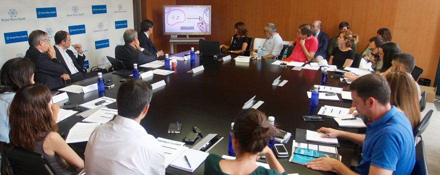 Un momento de la rueda de prensa celebrada en Madrid para presentar los últimos avances sobre Nivolumab conocidos en ASCO.