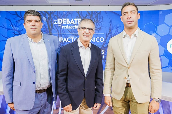 Manuel Rico, enfermero del Departamento Comercial de Oximesa; Salvador Díaz y José Ángel Moreno, delegado comercial Zona Centro de Oximesa.