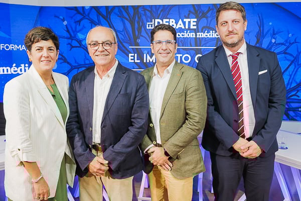 María Antonia Rodríguez, comercial Zona Centro de Linde; Eusebi Chiner, Sergio García, director general de Linde; y Francesco Gigliarano, director comercial de Linde.