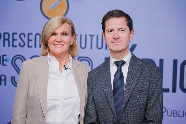 María Neira y Óscar López, director de Redacción Médica.