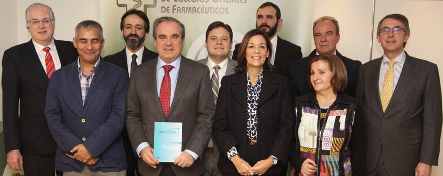 Representantes de los colegios de Farmacéuticos participantes en 'conSIGUE'. En el centro, Jesús Aguilar,.