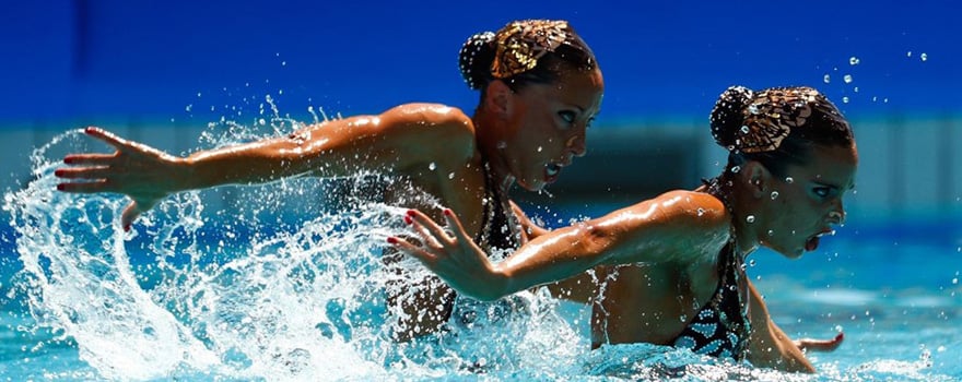 Gemma Mengual en uno de sus ejercicios junto a Ona Carbonell, su pareja en los Juegos Ol?mpicos de Rio