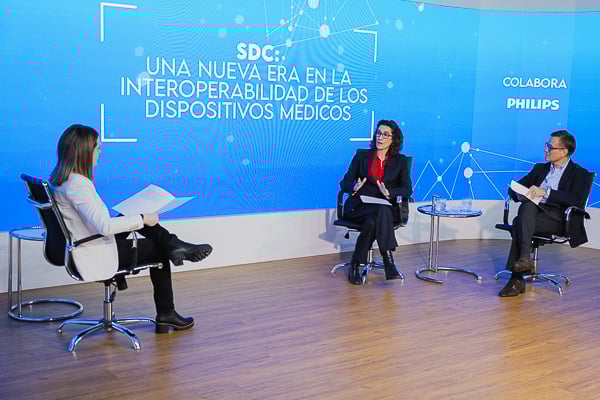 Un instant durante la entrevista en el plató de Redacción Médica.