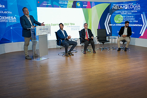 Momento de la ponencia de Alberto González Estébanez, centra en la utilización de EBUS para el diagnóstico del cáncer de pulmón. 