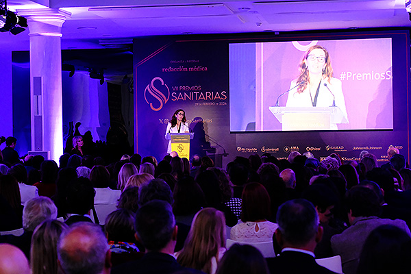 Aspecto de la sala durante el discurso de clausura de la ministra de Sanidad.